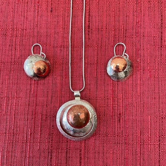 Jessie Senecal Handmade Sterling Sliver "Copper Circles" Necklace and Earrings - Picture 3 of 4